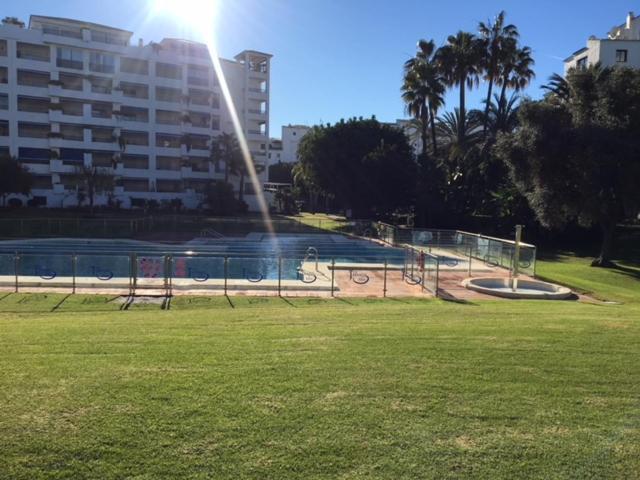Large And Elegant In Puerto Banus With Pools And Paddle Apartman Marbella Kültér fotó