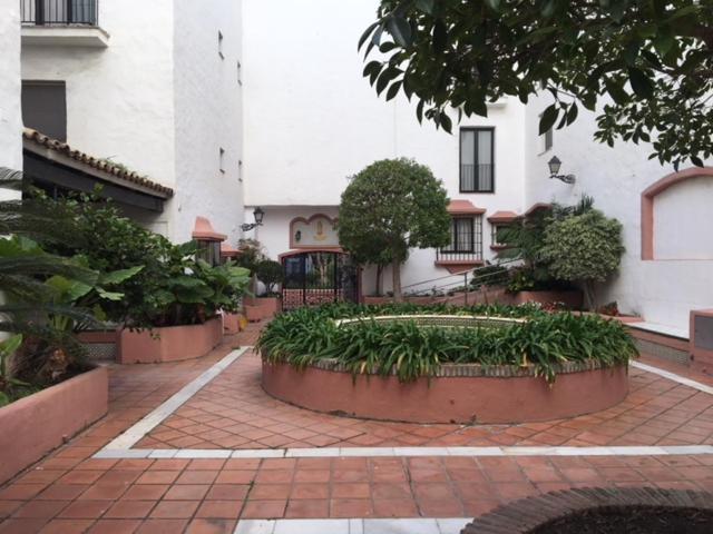 Large And Elegant In Puerto Banus With Pools And Paddle Apartman Marbella Kültér fotó